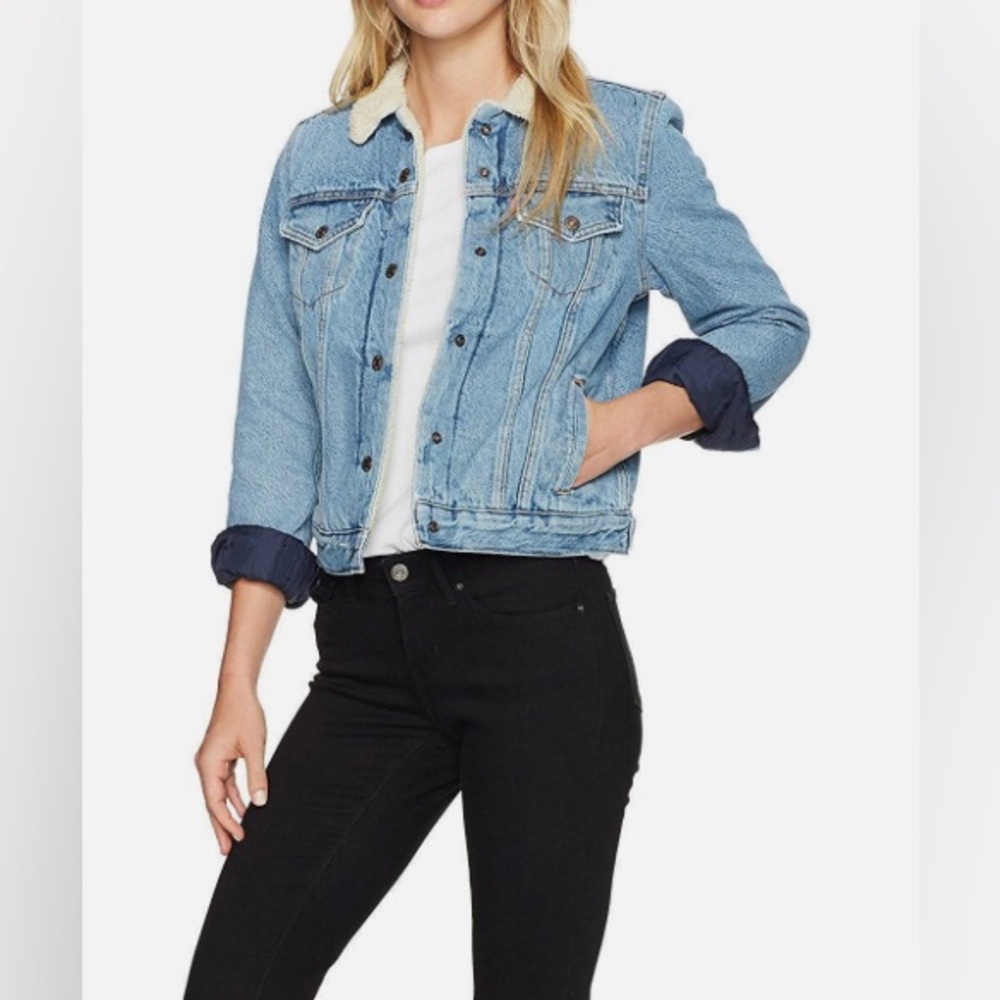 Levi’s Sherpa lined denim jacket small
